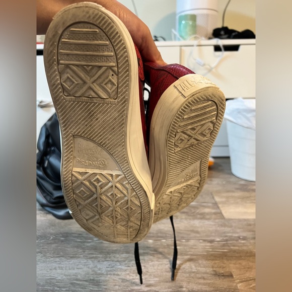 Converse Chucks in Red Snakeskin — Size 10 - Picture 3 of 4